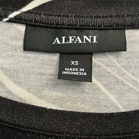 Alfani Round Neck Short Sleeve Abstract Print T-Shirt Black & White XS - Picture 5 of 5